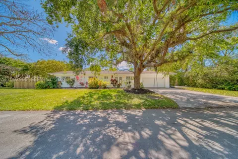 13700 SW 74th Ct, Palmetto Bay, FL 33158