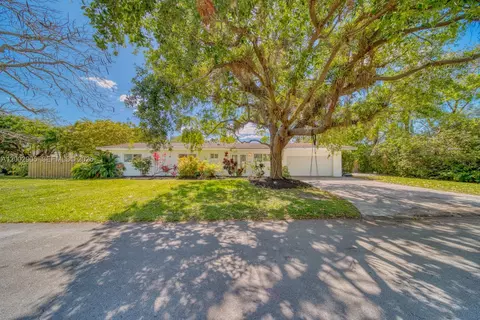 13700 SW 74th Ct, Palmetto Bay, FL 33158