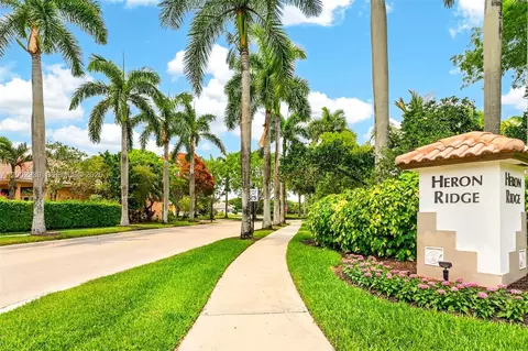 3928 Heron Ridge Ln, Weston, FL 33331