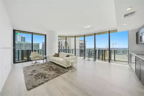 55 SW 9th St #3106, Miami, FL 33130