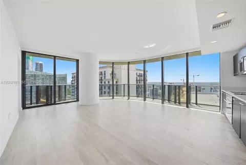 55 SW 9th St #3106, Miami, FL 33130