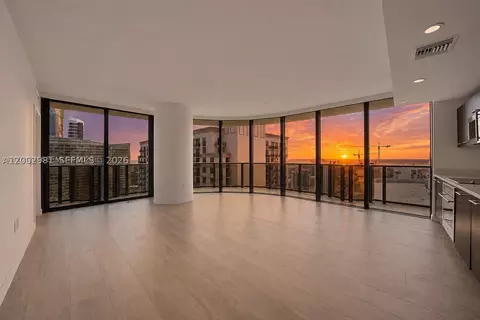55 SW 9th St #3106, Miami, FL 33130