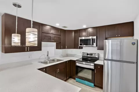 10400 SW 108th Ave #A215, Miami, FL 33176