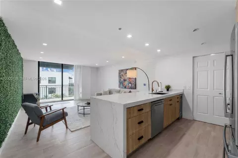 1300 Ponce De Leon Blvd #815, Coral Gables, FL 33134