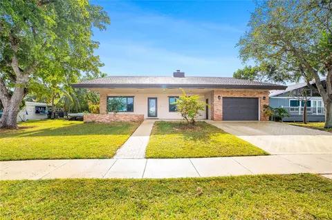 614 NE 3rd St, Dania Beach, FL 33004