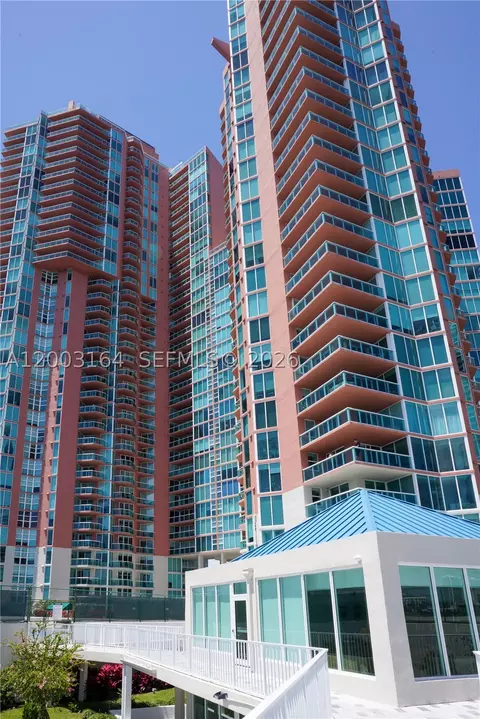 3370 Hidden Bay Dr #213, Aventura, FL 33180