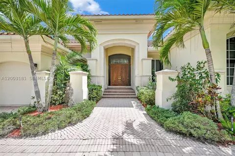 10430 Kestrel St, Plantation, FL 33324