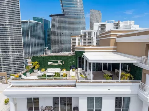 801 Brickell Key Blvd #PH3306, Miami, FL 33131