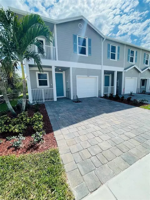 916 SE 19th St #916, Homestead, FL 33034