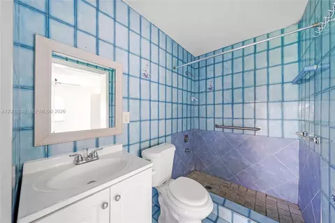 Bath - 175 E 45th St, Hialeah, FL 33013 photo 3 of 4