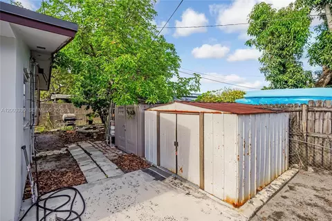 Exterior - 175 E 45th St, Hialeah, FL 33013 photo 7 of 8
