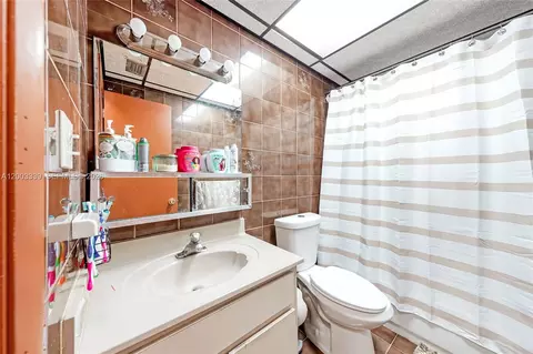 Bath - 175 E 45th St, Hialeah, FL 33013 photo 4 of 4