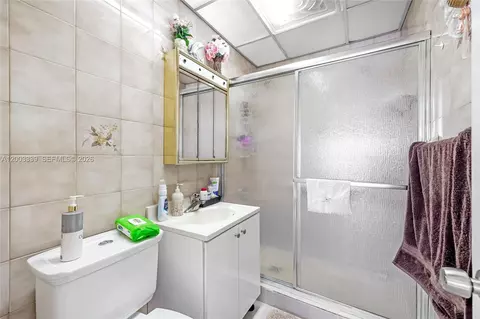 Bath - 175 E 45th St, Hialeah, FL 33013 photo 2 of 4