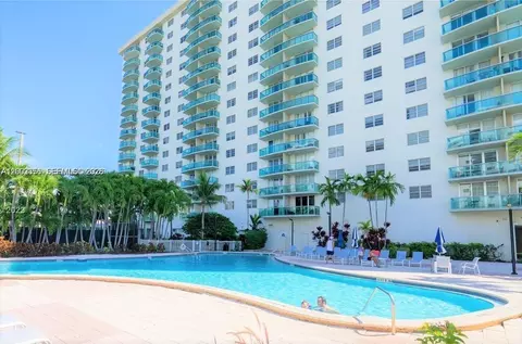 Undisclosed, Sunny Isles Beach, FL 33160