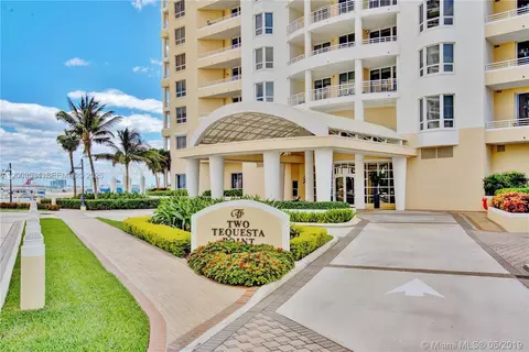 808 Brickell Key Dr #1205, Miami, FL 33131