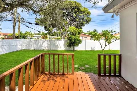 327 SE 2nd Ave, Dania Beach, FL 33004 photo 23