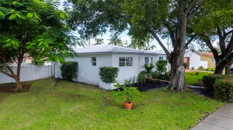 327 SE 2nd Ave, Dania Beach, FL 33004 photo 30