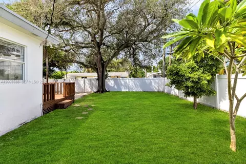 327 SE 2nd Ave, Dania Beach, FL 33004 photo 27