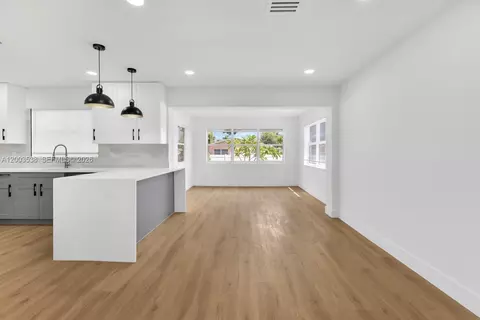 327 SE 2nd Ave, Dania Beach, FL 33004 photo 3