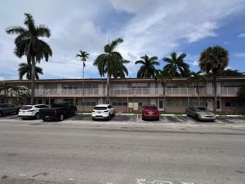230 SW 11th Ave #14, Hallandale Beach, FL 33009