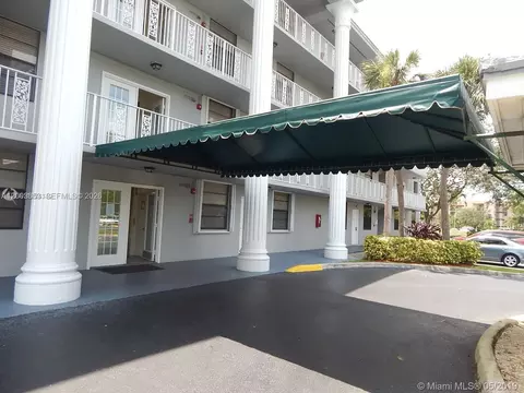1701 Whitehall Dr #403, Davie, FL 33324