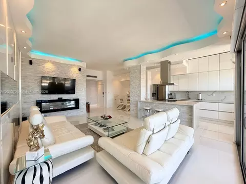 18041 Biscayne Blvd #PH01, Aventura, FL 33160