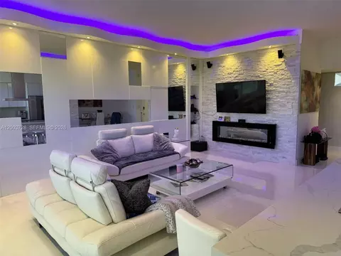 18041 Biscayne Blvd #PH01, Aventura, FL 33160