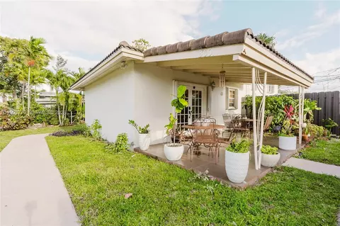1300 NE 204th St, Miami, FL 33179