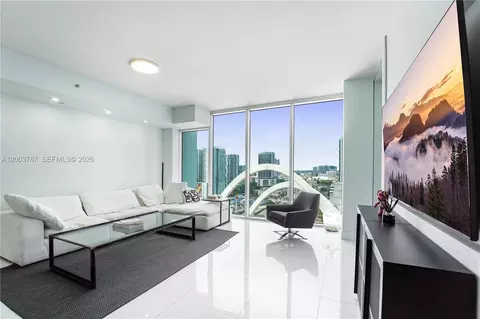 1040 Biscayne Blvd #1905, Miami, FL 33132