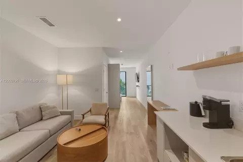 229 SW 9th St #502, Miami, FL 33130