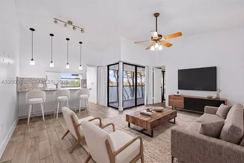 889 Hamilton Dr #889D, Homestead, FL 33034