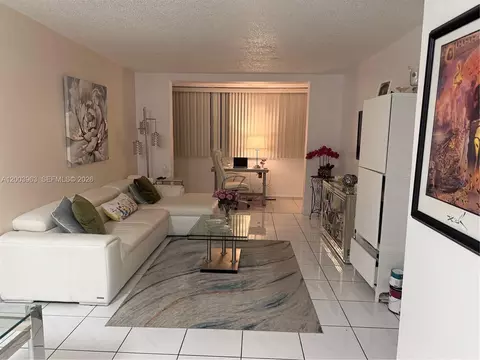 5033 NW 7th St #312, Miami, FL 33126