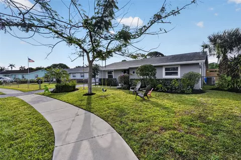 219 E Whitney Dr, Jupiter, FL 33458