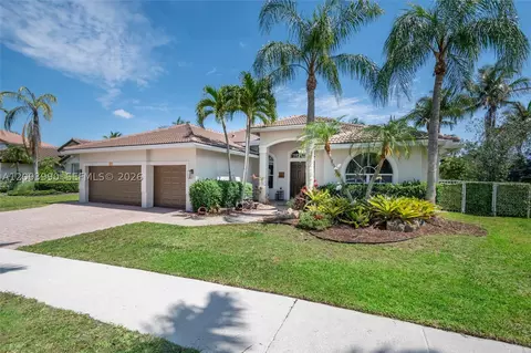 1776 Victoria Pointe Cir, Weston, FL 33327