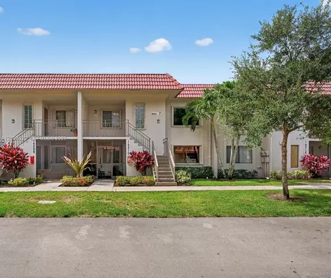 16210 Laurel Dr #203, Weston, FL 33326