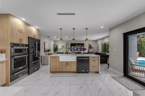 15465 SW 114 St, Miami, FL 33196