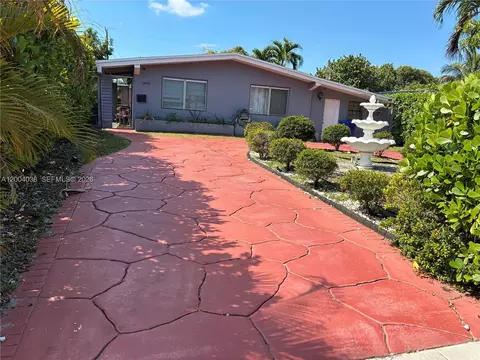 1440 NE 174th St, North Miami Beach, FL 33162