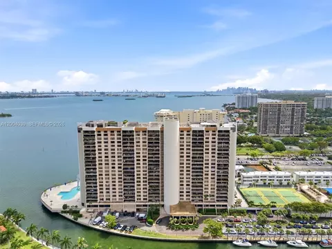 1800 NE 114th St #1505, Miami, FL 33181