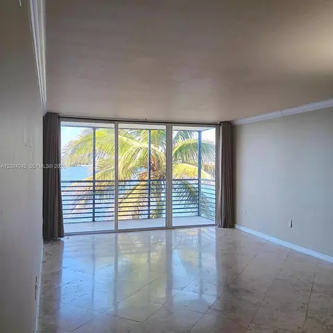 1075 NE Miami Gardens Dr #306, Miami, FL 33179