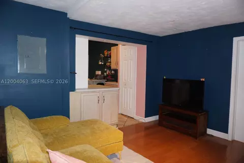 Living - 229 2nd Rd, Key Largo, FL 33037 photo 4 of 7
