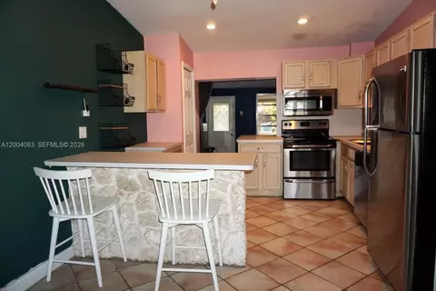 Kitchen - 229 2nd Rd, Key Largo, FL 33037 photo 3 of 6