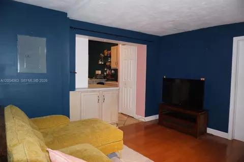 Living - 229 2nd Rd, Key Largo, FL 33037 photo 3 of 6
