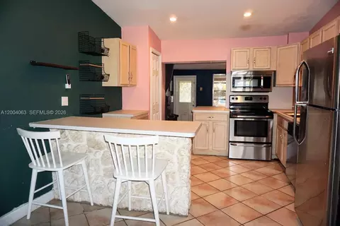 Kitchen - 229 2nd Rd, Key Largo, FL 33037 photo 1 of 6
