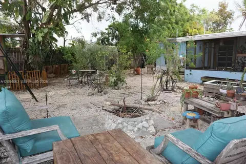 Exterior - 229 2nd Rd, Key Largo, FL 33037 photo 12 of 22