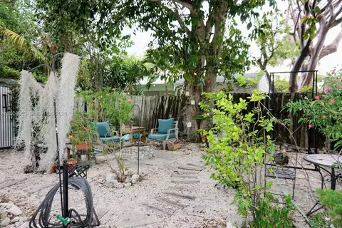 Exterior - 229 2nd Rd, Key Largo, FL 33037 photo 11 of 22
