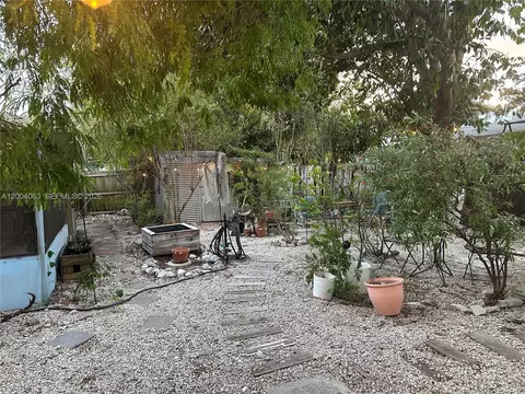 Exterior - 229 2nd Rd, Key Largo, FL 33037 photo 16 of 22