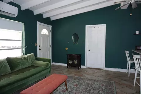Living - 229 2nd Rd, Key Largo, FL 33037 photo 2 of 6