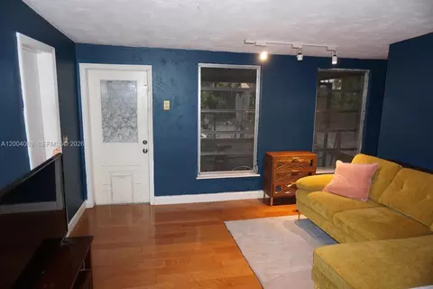 Living - 229 2nd Rd, Key Largo, FL 33037 photo 4 of 6