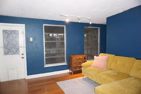 Living - 229 2nd Rd, Key Largo, FL 33037 photo 5 of 6