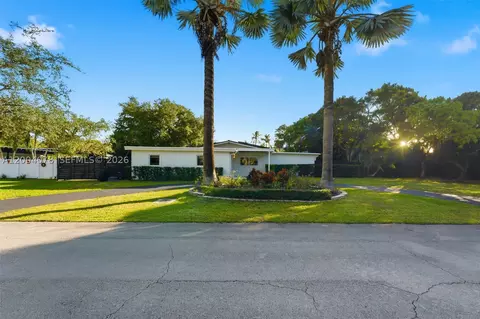13225 SW 83rd Ct, Pinecrest, FL 33156